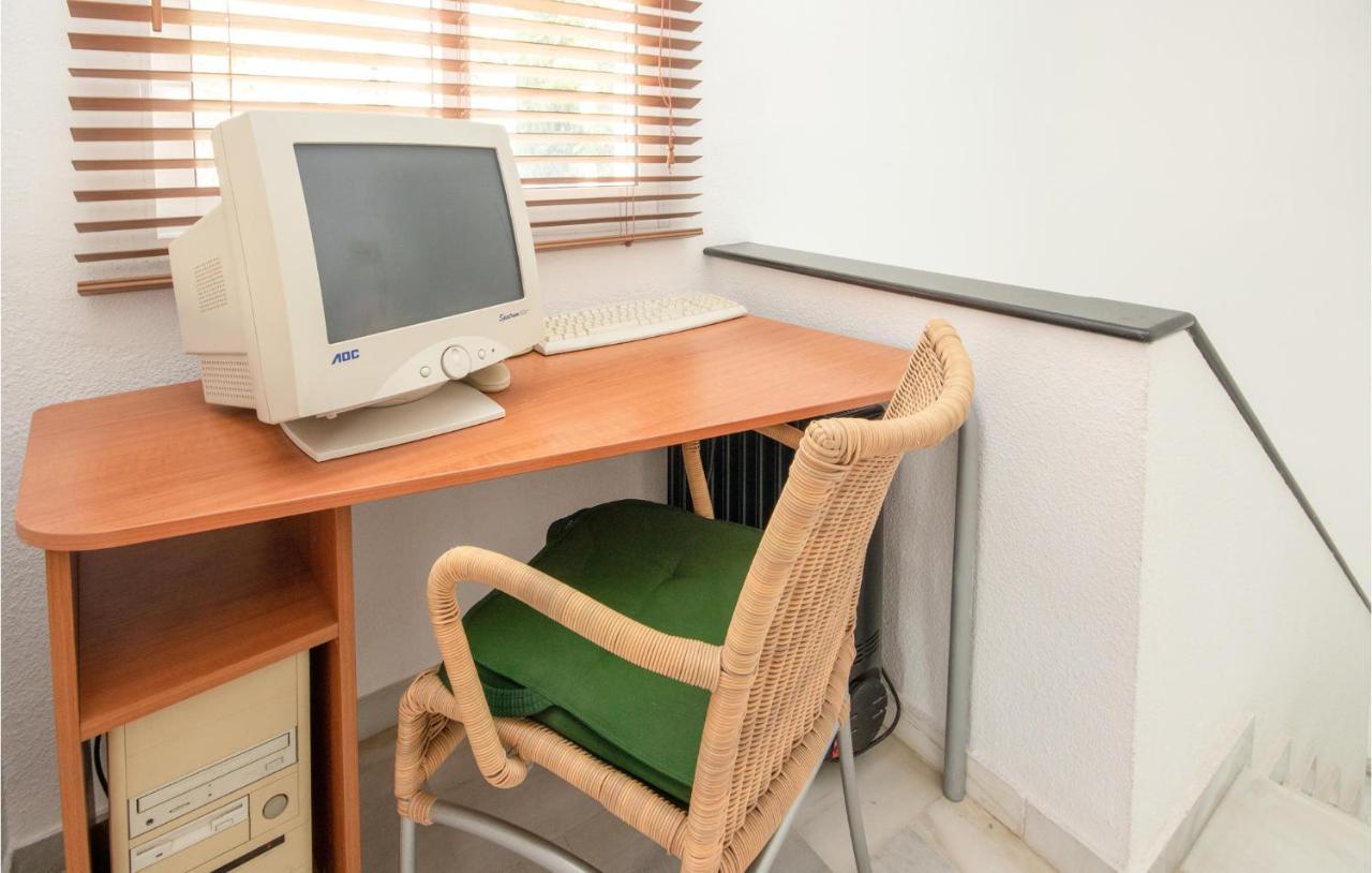 Nice Apartment In Mijas Costa With Kitchen Fuengirola Luaran gambar