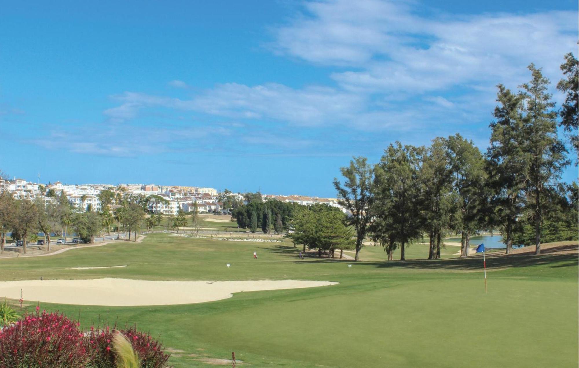 Nice Apartment In Mijas Costa With Kitchen Fuengirola Luaran gambar